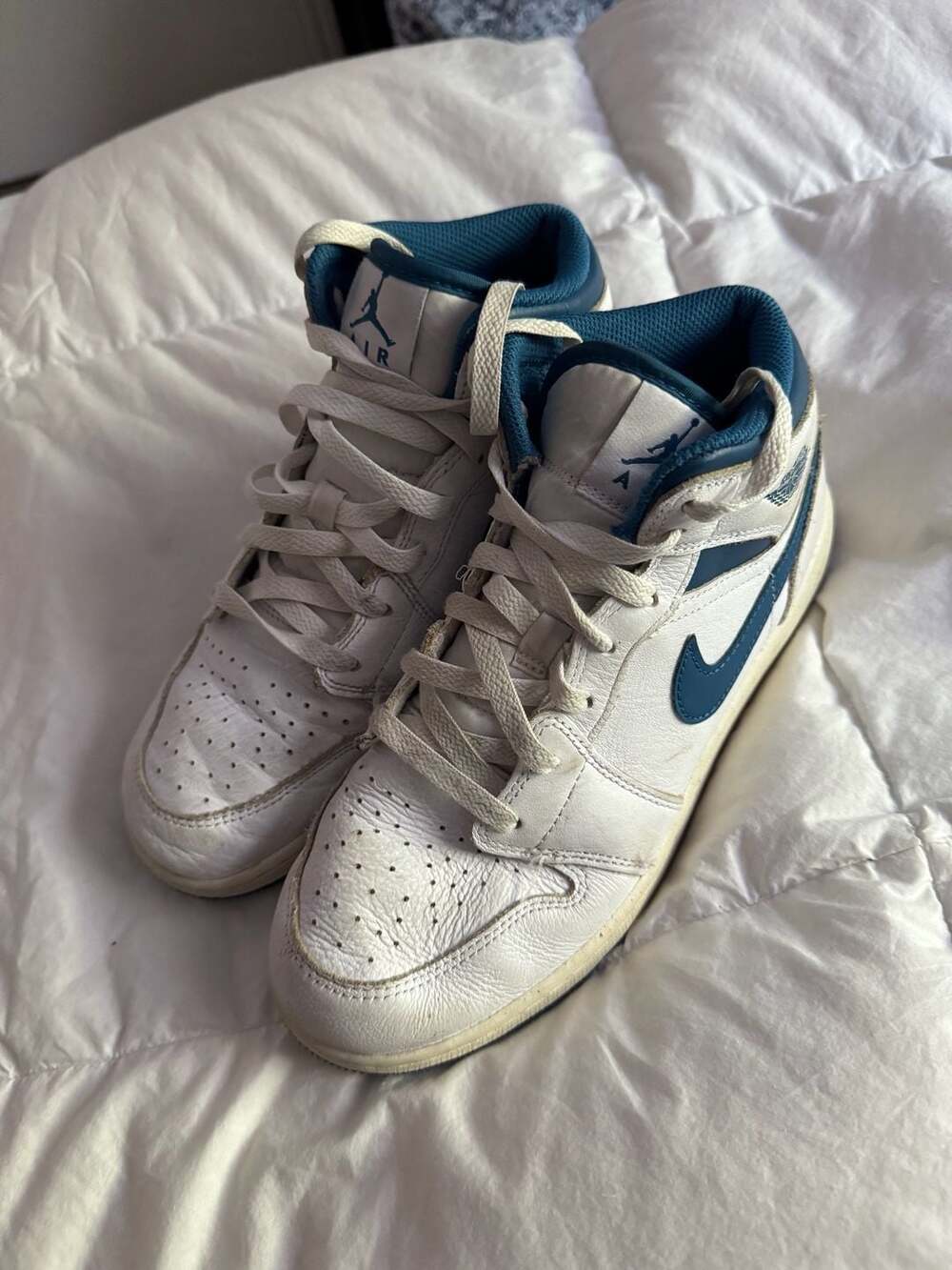 Nike Air Jordan 1 Mid SE GS Industrial Blue Older Kids' Shoes